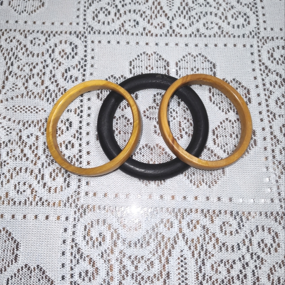 2 FOR$15 BUNDLE SALE! 3 vintage 60's chunky wooden bracelets Tan and black wood.
